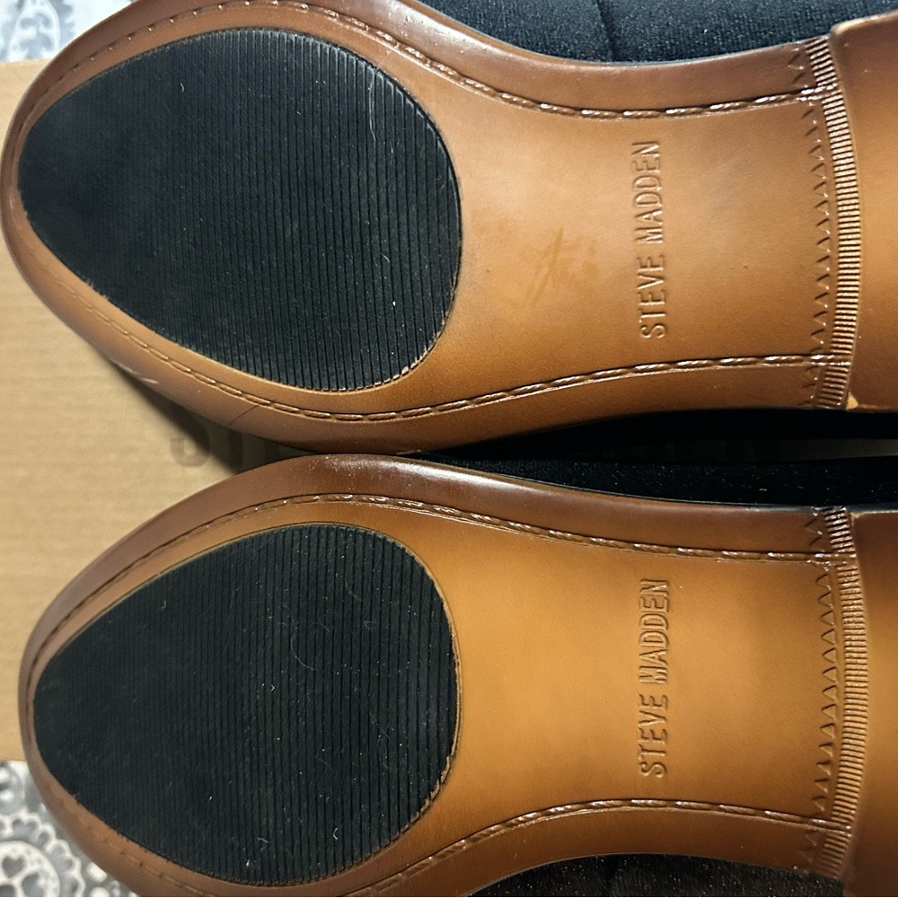Steve Madden Black Velvet Slip-On Loafers NIB
Tuxedo Collection - Picture 4 of 5